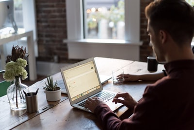 لماذا يتجمد الماوس على الكمبيوتر المحمول من HP